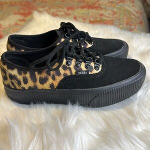 Women’s Vans - Leopard / Suede - Size 7 New!